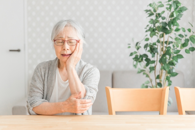 入れ歯が合わない原因